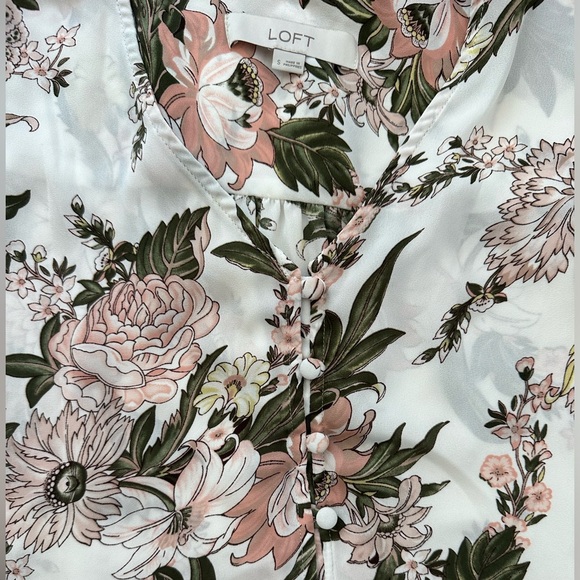 LOFT size small flowered woman’s work shirt. - Picture 3 of 3